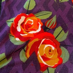 Lularoe Rose Leggings Size One Size